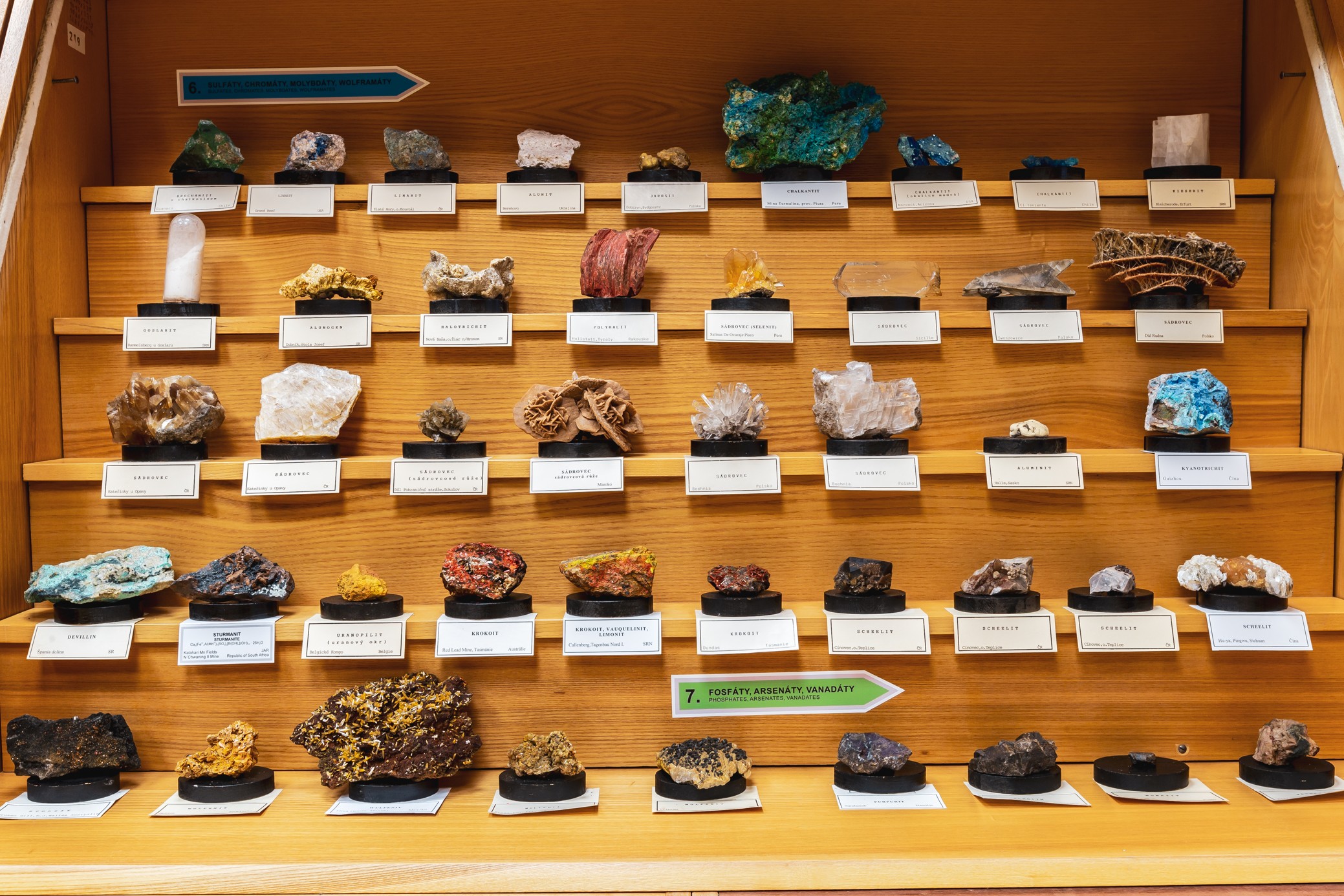 2. patro Sbírka mineralogická- ukázka vzorků